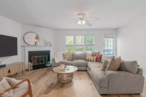 105 Greenmont Ln, Cary, NC 27511