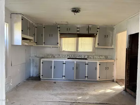 122 E Main St, Eureka, NC 27830 photo 10