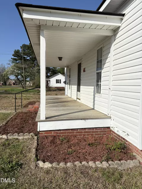 122 E Main St, Eureka, NC 27830 photo 2
