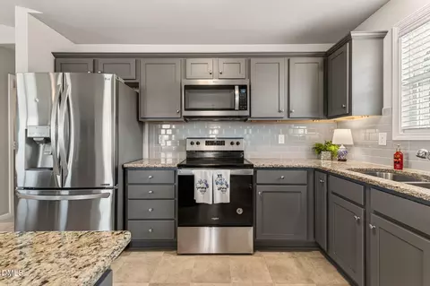 Kitchen - 25 Cornfield Ln, Benson, NC 27504 photo 3 of 4