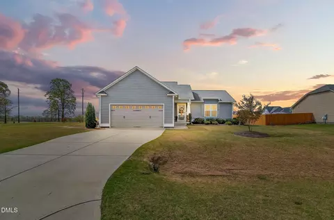 25 Cornfield Ln, Benson, NC 27504