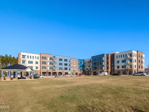 2425 Gathering Square Ct, Fuquay Varina, NC 27526