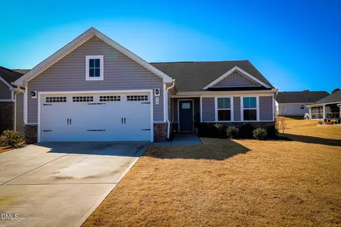 36 Highview Ct, Fuquay Varina, NC 27526