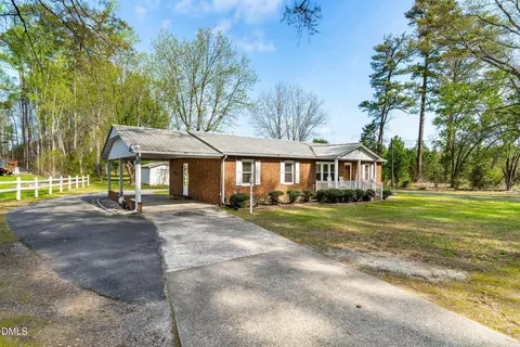 7425 Halifax Rd, Youngsville, NC 27596