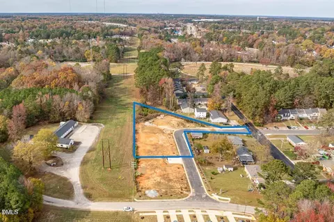 868 John St, Clayton, NC 27520