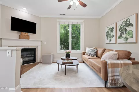 400 W Rosemary St UNIT 401, Chapel Hill, NC 27516