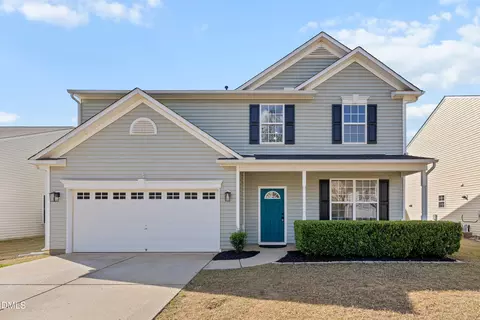 112 Touvelle Ct, Holly Springs, NC 27540