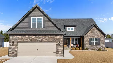 508 Southbridge Ct, Winterville, NC 28590