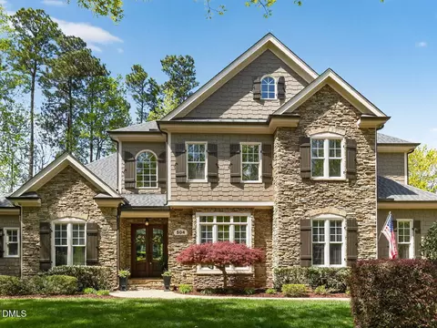 504 Chrismill Ln, Holly Springs, NC 27540