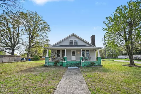 200 N 7th St, Mebane, NC 27302