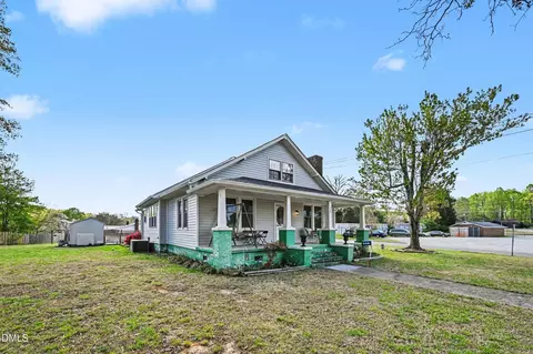 200 N 7th St, Mebane, NC 27302