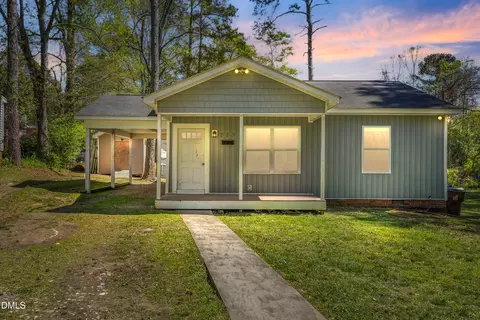 223 Daisy St, Sanford, NC 27330