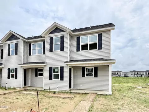 1201 Brookrun Dr, Oxford, NC 27565