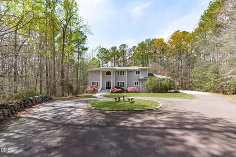 8607 Yorkshire Ln, Chapel Hill, NC 27516