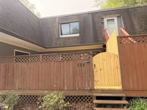 225 Summerwalk Cir, Chapel Hill, NC 27517