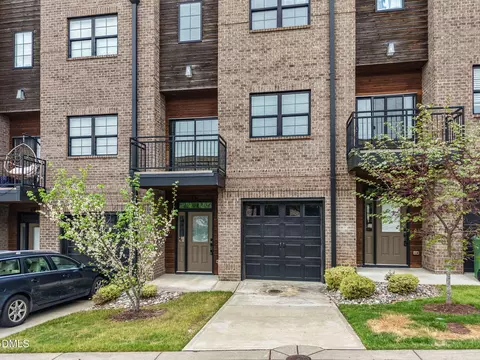210 Asher Springs Cir, Fuquay Varina, NC 27526