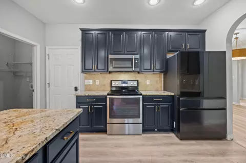 Kitchen - 9049 Linslade Way, Wake Forest, NC 27587 photo 2 of 4