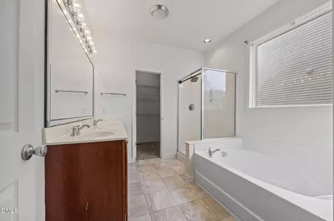 Bath - 9049 Linslade Way, Wake Forest, NC 27587 photo 1 of 5