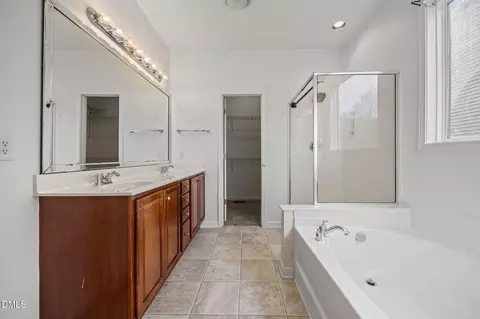 Bath - 9049 Linslade Way, Wake Forest, NC 27587 photo 2 of 5