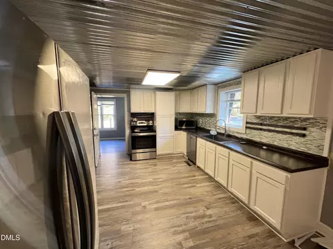 Kitchen - 986 N Chavis Rd, Kittrell, NC 27544 photo 4 of 7