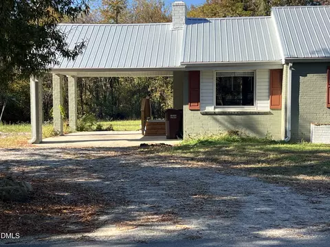 Exterior - 986 N Chavis Rd, Kittrell, NC 27544 photo 2 of 14