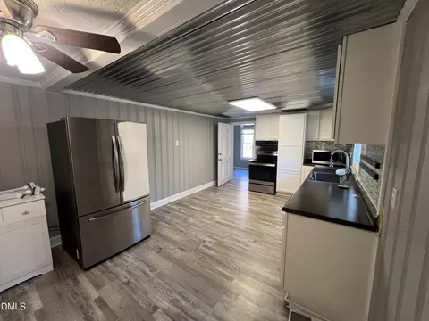 Kitchen - 986 N Chavis Rd, Kittrell, NC 27544 photo 3 of 7