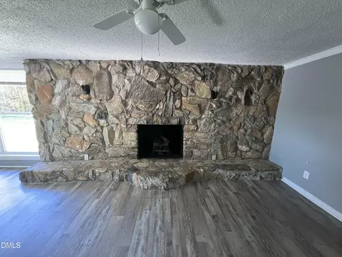 Living - 986 N Chavis Rd, Kittrell, NC 27544 photo 11 of 13