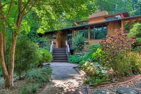 902 Kings Mill Rd, Chapel Hill, NC 27517