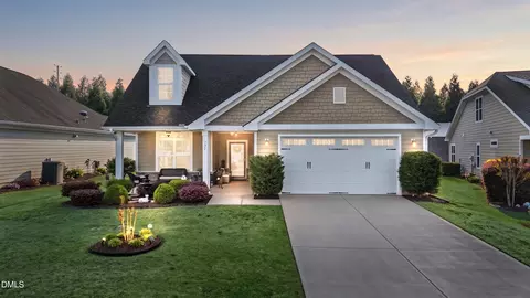 137 Balsam Ln, Clayton, NC 27527