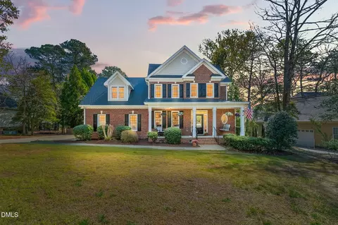 2328 Forestbluff Dr, Fuquay Varina, NC 27526