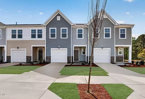 2934 Hickory Field Dr, Raleigh, NC 27616