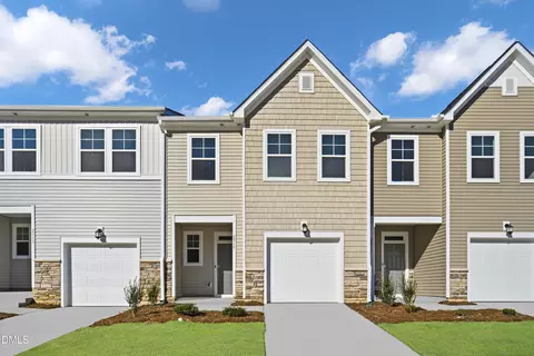 2915 Hickory Field Dr, Raleigh, NC 27616