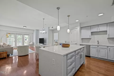 222 Glenwood Ave #313, Raleigh, NC 27603