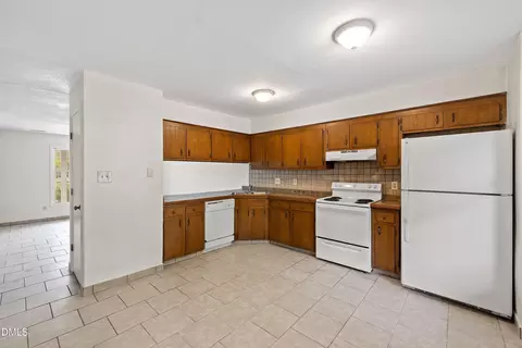 Kitchen - 611 Springview Trl, Garner, NC 27529 photo 2 of 5