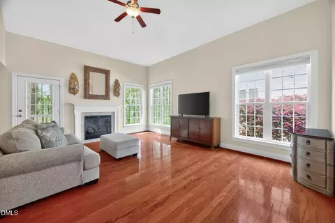 67 Hill Shore Ln, Clayton, NC 27527