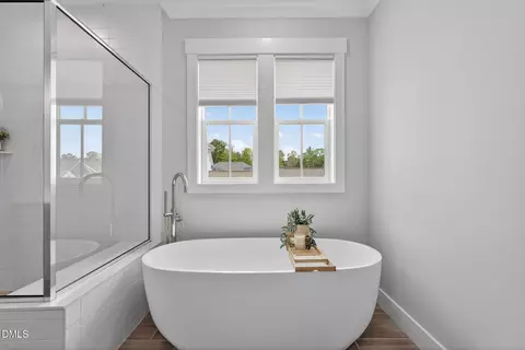 Bath - 1127 Bradburn Dr, Durham, NC 27713 photo 6 of 12