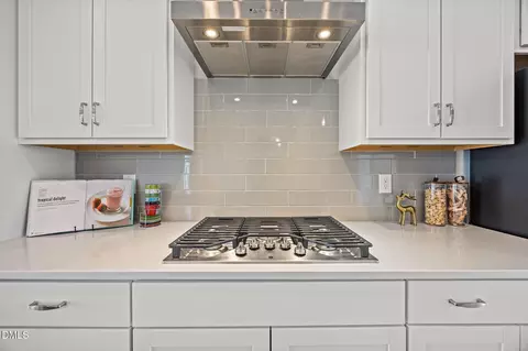 Kitchen - 501 Hedrick Ridge Rd, Cary, NC 27519 photo 4 of 5