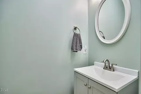 Bath - 5218 Greyfield Blvd, Durham, NC 27713 photo 3 of 3