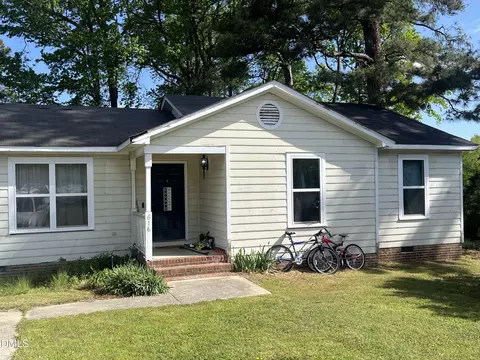 616 Bladestone Ct, Apex, NC 27502