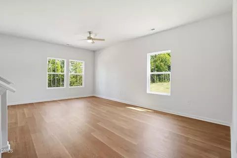 Living - 9007 Phoenix Ct, Middlesex, NC 27557 photo 2 of 6