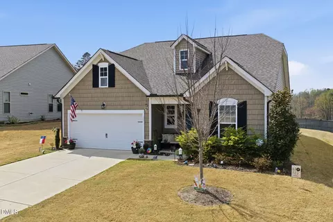 165 Carbone Ln, Clayton, NC 27527