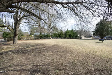 3504 Skycrest Dr, Raleigh, NC 27604