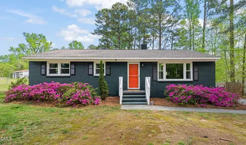 1013 Meadowbrook Dr, Garner, NC 27529