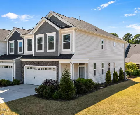 755 Creekway Dr, Fuquay Varina, NC 27526