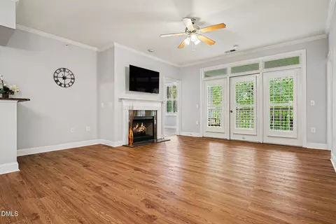 2810 Bedford Green Dr #305, Raleigh, NC 27604