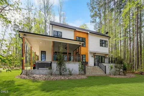 401 Oakwood Ln, Roxboro, NC 27574