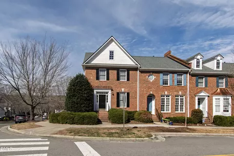 516 Copperline Dr, Chapel Hill, NC 27516
