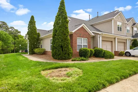 2751 Andover Glen Rd, Raleigh, NC 27604