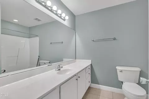 Bath - 4308 Flintlock Ln, Durham, NC 27704 photo 3 of 3