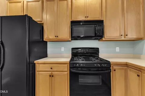 Kitchen - 4308 Flintlock Ln, Durham, NC 27704 photo 3 of 4